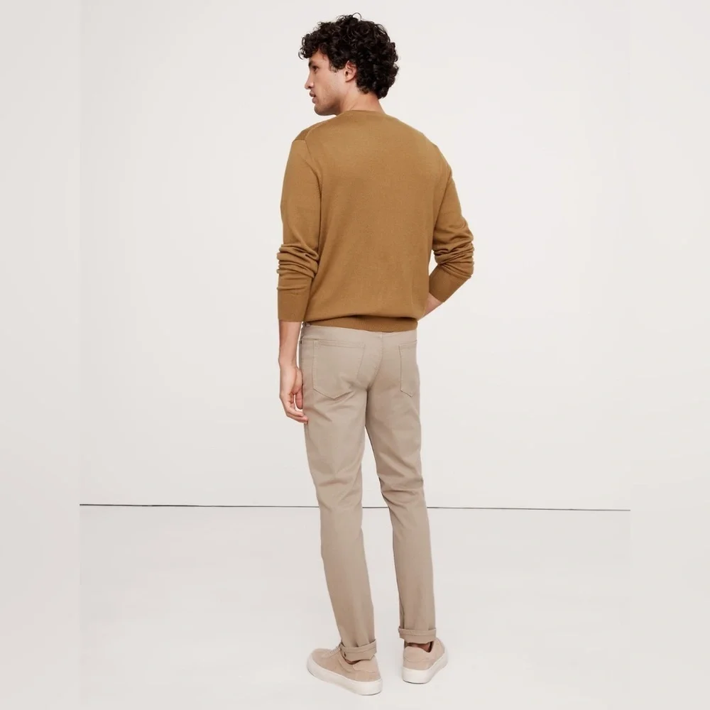 NWT Banana Republic Skinny Traveler 2.0 Khaki beige Pant Size 40 x 32.